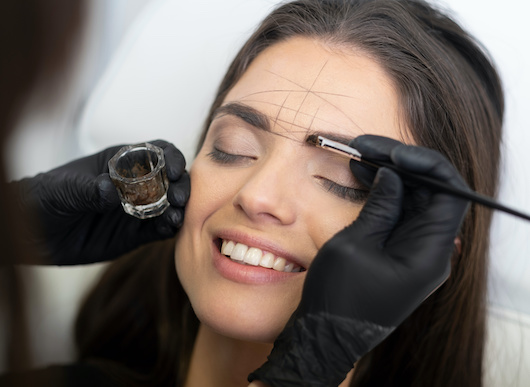 An eyebrow service in progress